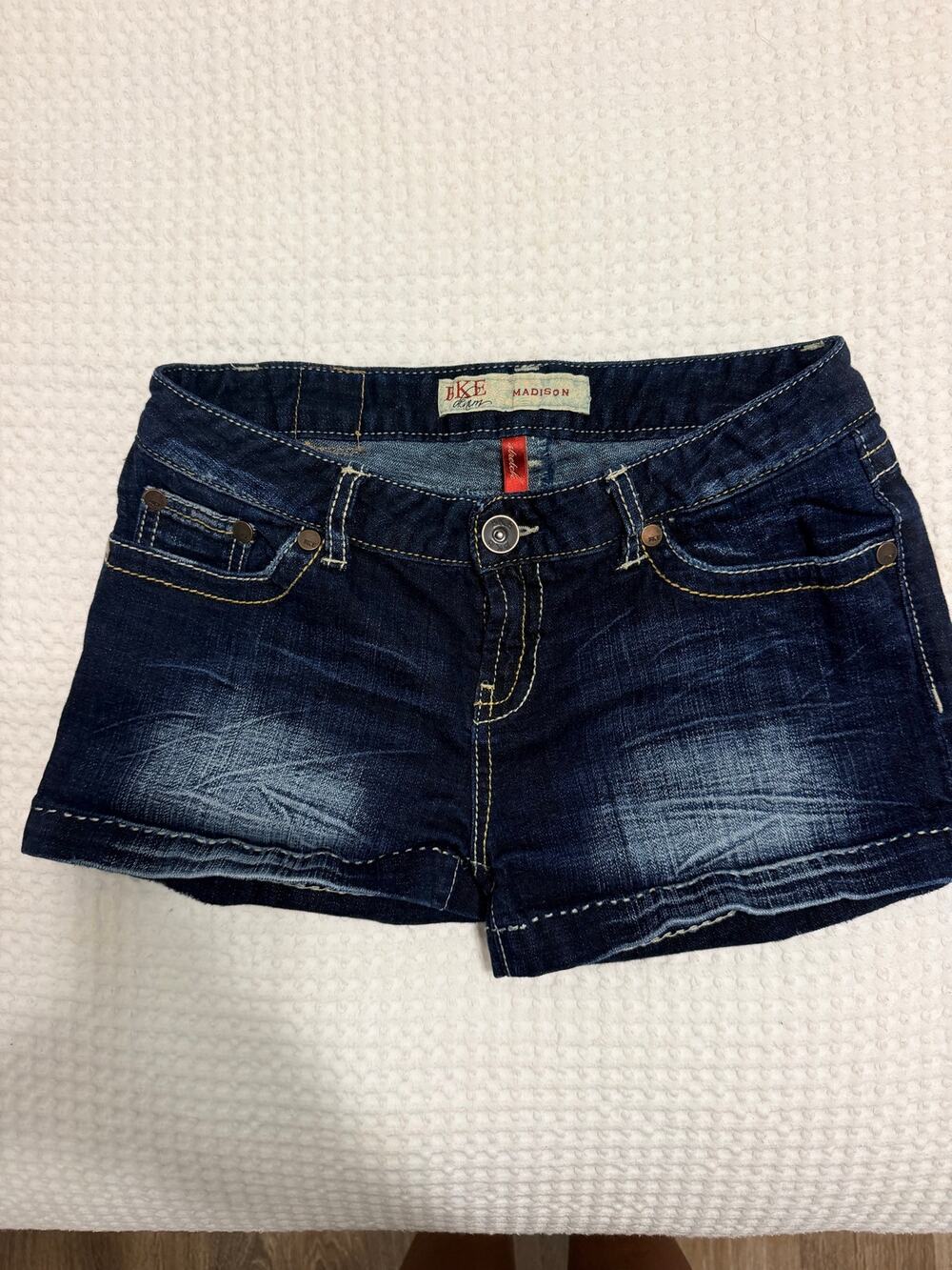 Y2K Low Rise BKE Madison denim shorts - Size 28